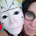 Lilly, une Française robotsexuelle voudrait se marier avec InMoovator, son robot