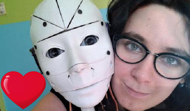 Lilly, une Française robotsexuelle voudrait se marier avec InMoovator, son robot