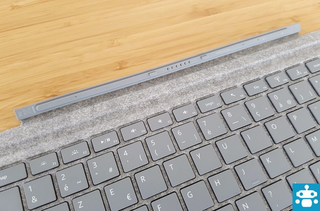 test surface pro 4 connecteur clavier