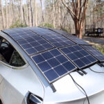 Des panneaux solaires embarqués sur une Tesla