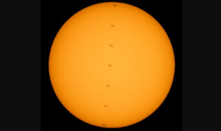 L'ISS passant devant le soleil