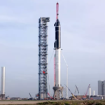 Starship au sommet du Super Heavy - Crédit : SpaceX