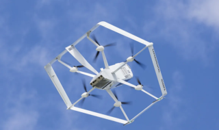 Amazon : le système de livraison par drone prend enfin son envol