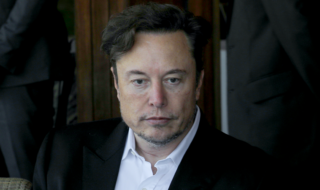 Twitter : Elon Musk se prépare à un rachat forcé