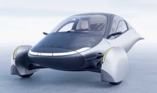 Cette voiture électrique à énergie solaire sera bientôt prête à la commercialisation