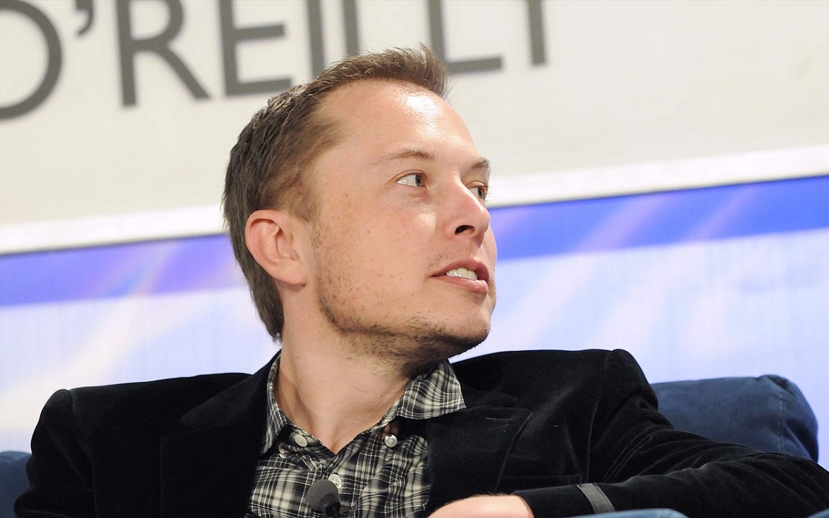 Tesla : Elon Musk furieux après que l’Autopilot ait essayé de le tuer