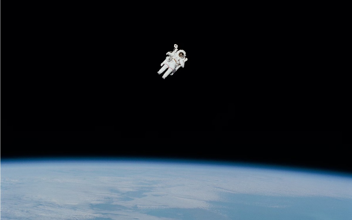Astronaute en orbite