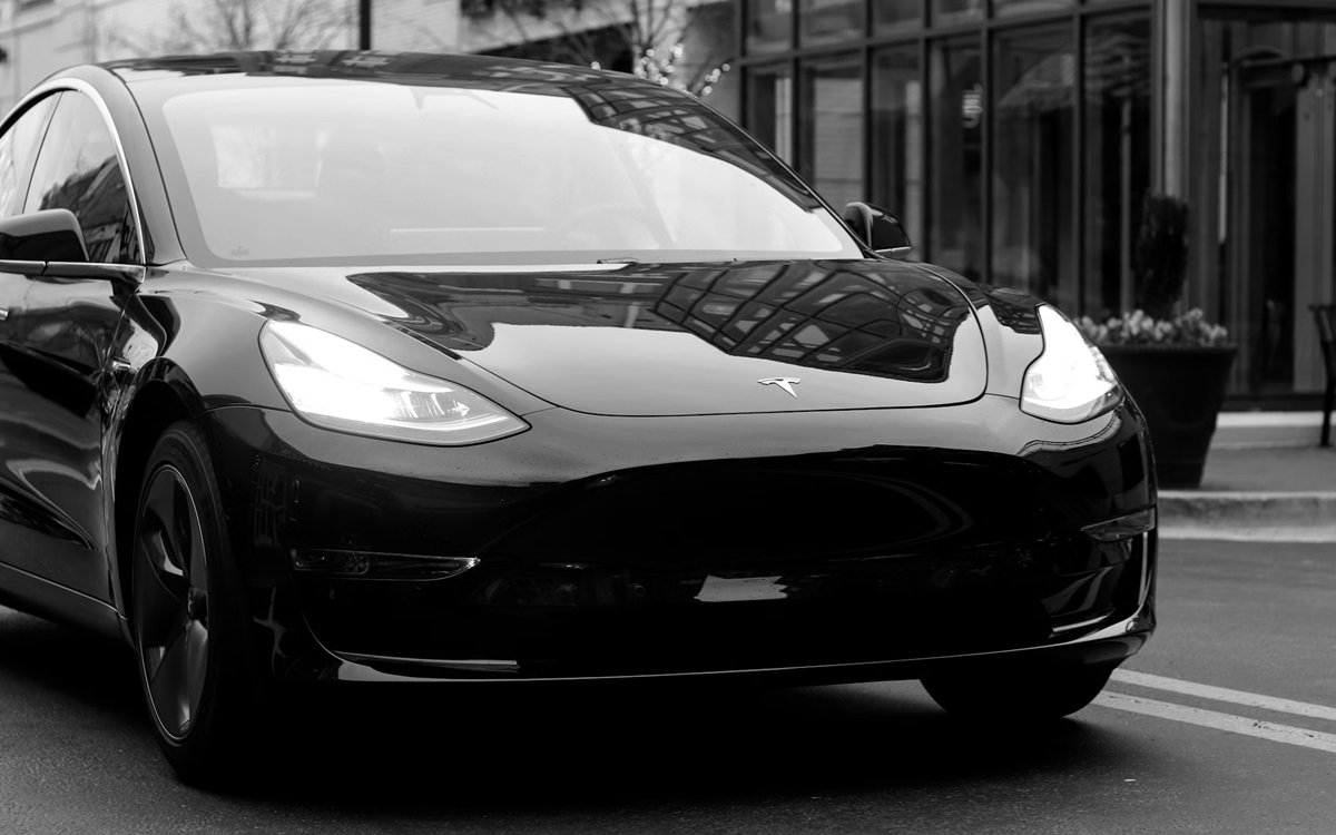 Tesla pourrait bientôt lancer une voiture électrique “low cost”