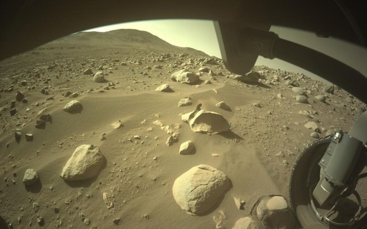 NASA : le rover Perseverance découvre une mystérieuse roche sur Mars