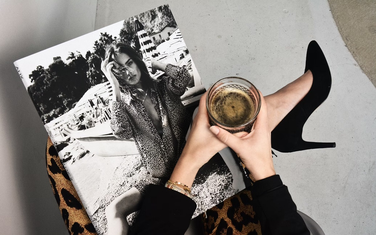 Vogue : le légendaire magazine utilise l’IA, les fans enragent