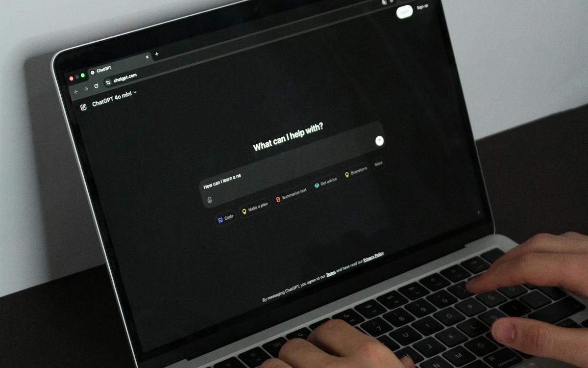 ChatGPT : OpenAI va bientôt vous permettre d’avoir des conversations “érotiques” avec son chatbot