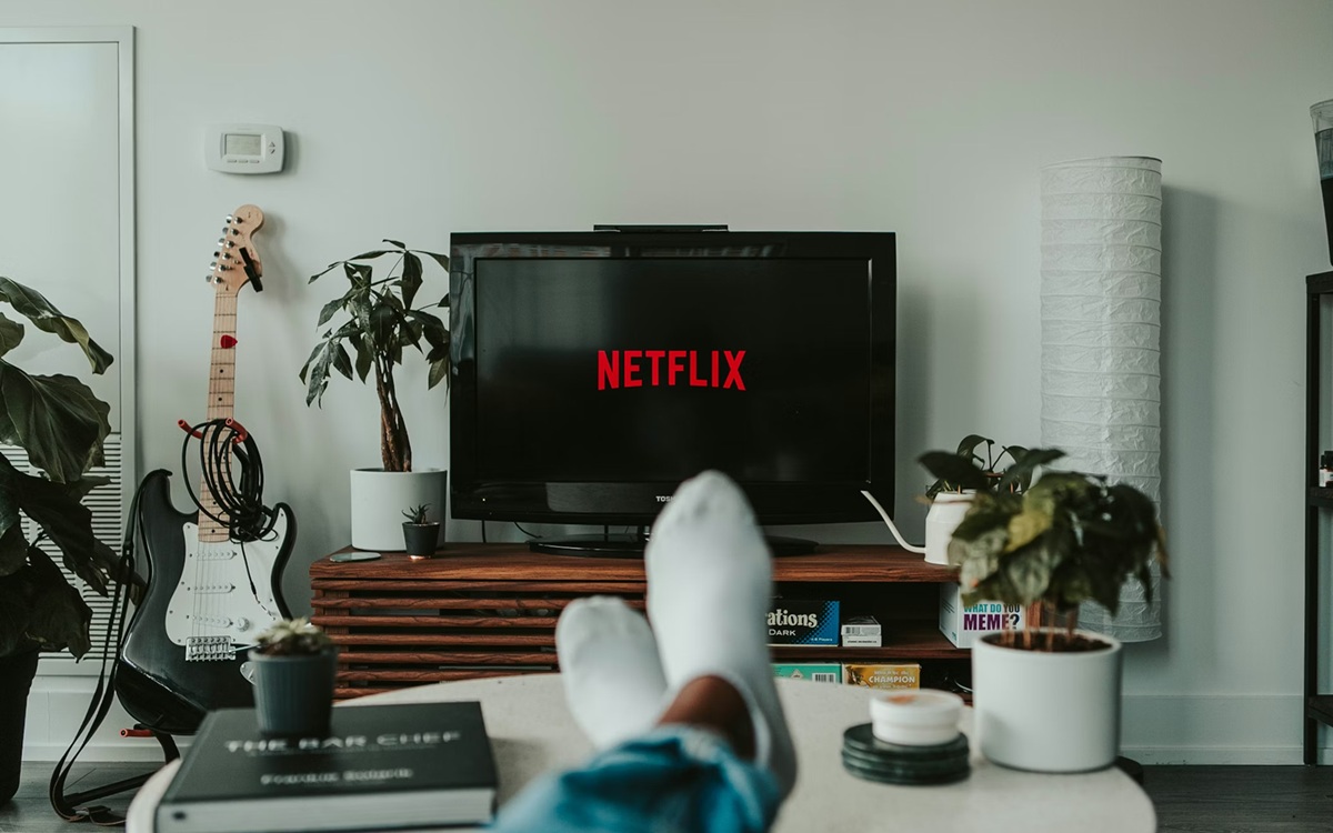 Rachat de la Warner Bros. par Netflix : le géant du streaming jette l’éponge