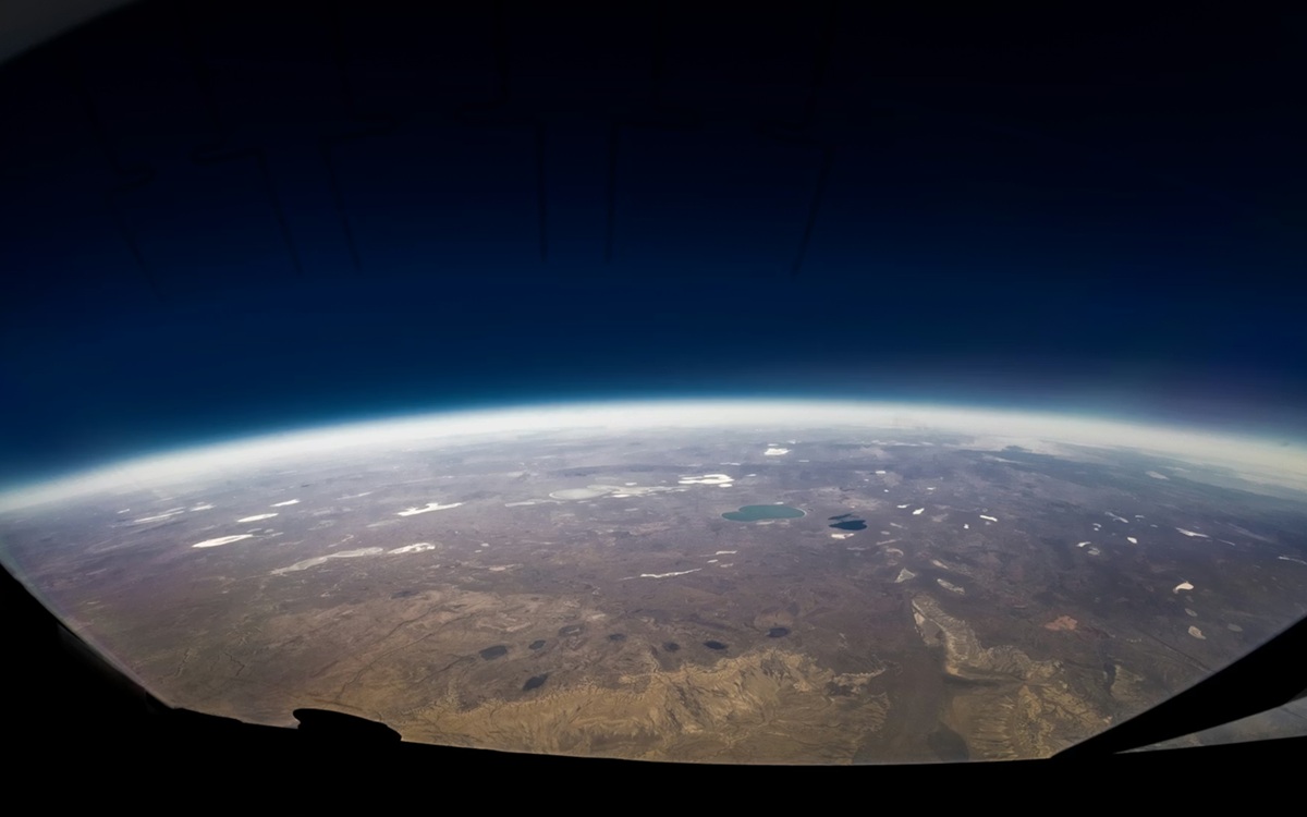 Les milliers de satellites Starlink de SpaceX seraient en train de polluer l’atmosphère