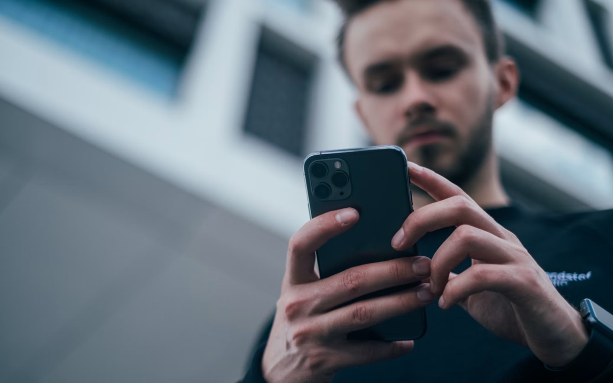 Pourra-t-on « draguer » le nouveau Siri boosté à l’IA ? Apple pose des limites claires