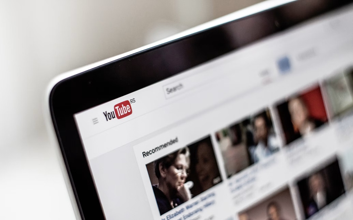 YouTube serre la vis : les vidéos générées par l’IA risquent de ne plus rapporter un centime