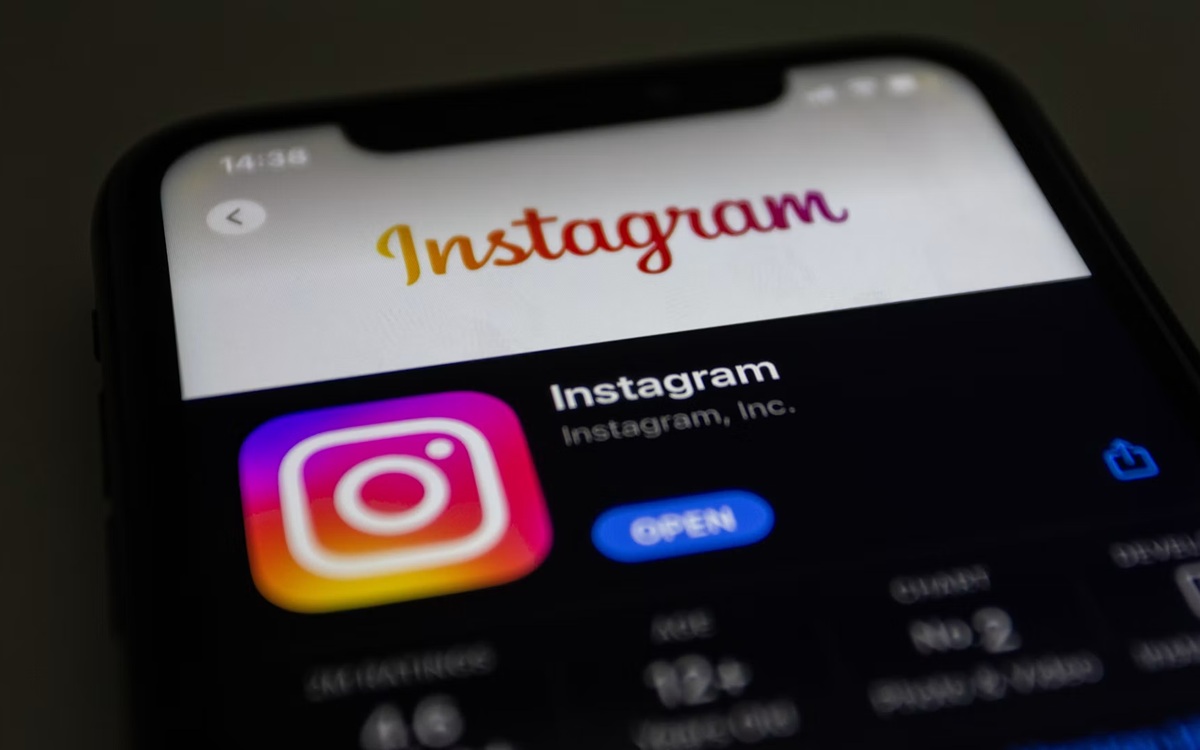 Instagram s’attaque aux faux comptes générés par l’IA