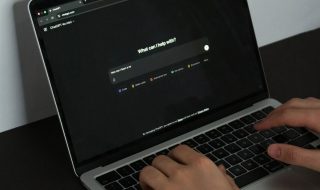 ChatGPT lui aurait conseillé de réduire ses médicaments, sa famille attaque OpenAI