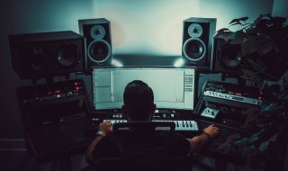 « F##k AI » : le compositeur de Doom déclare la guerre à l’intelligence artificielle